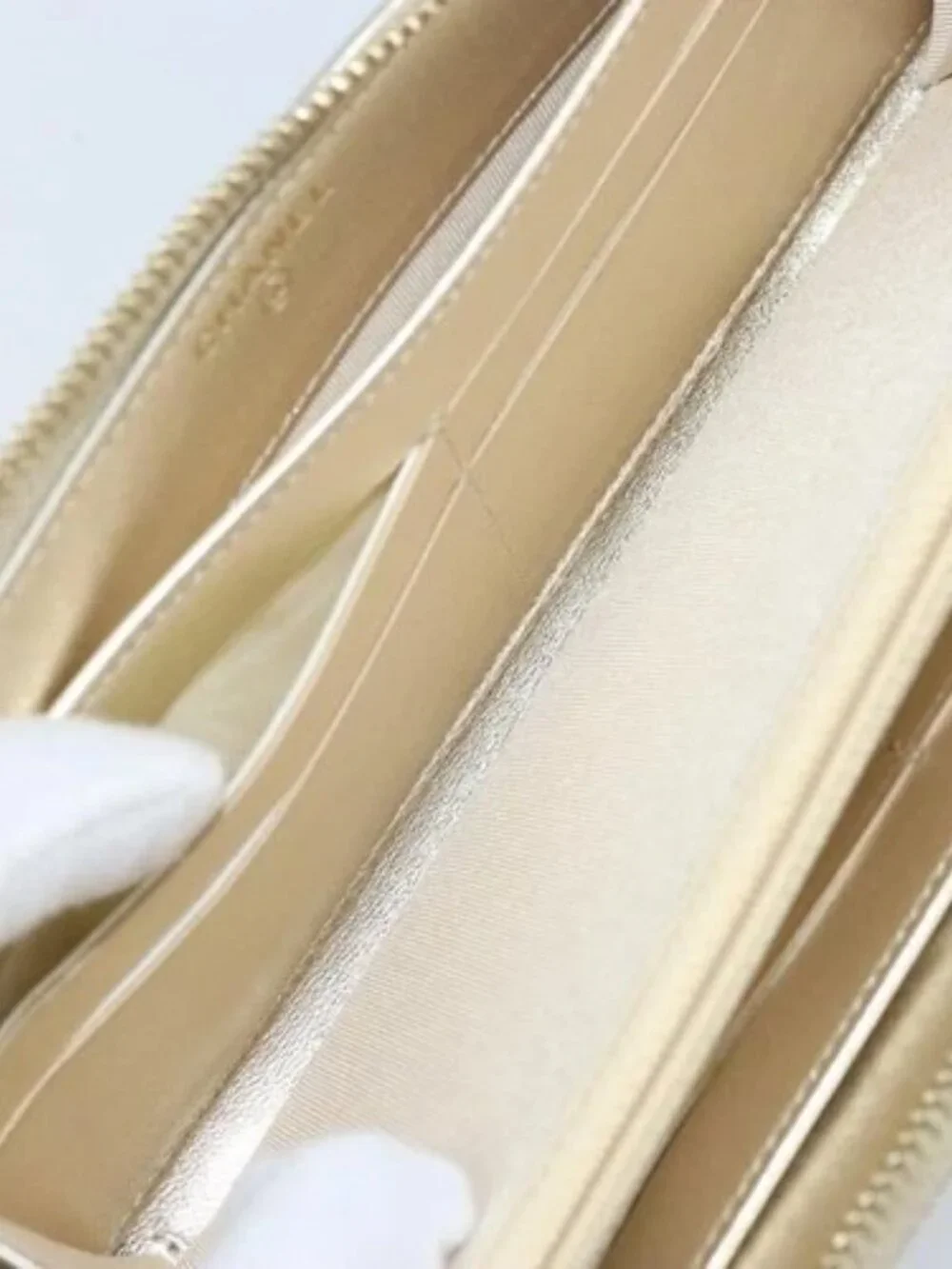 CHANEL Matelasse Long Wallet Lamb Skin Gold Tone CC Auth LNZ571V
